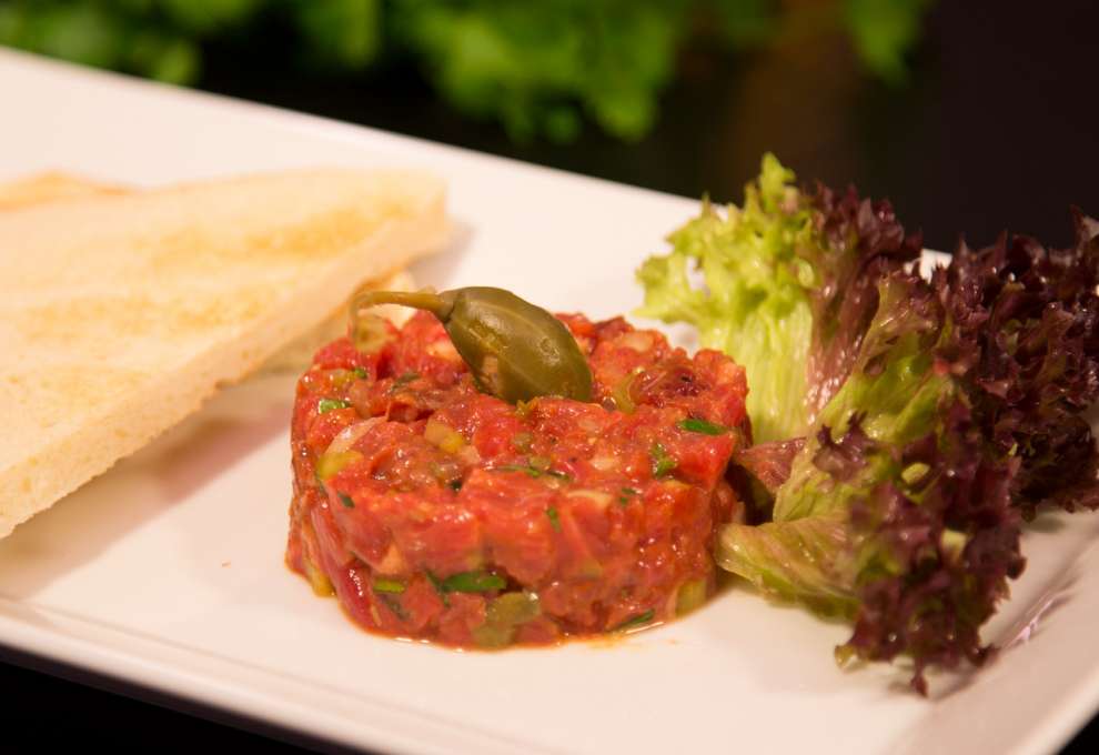 Beef Tatar klassisch » herzhafte Gerichte &amp; Speisen