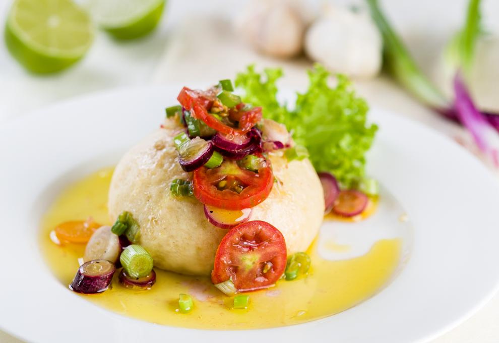Germknödel mit Garnelen-Sprossen-Fülle