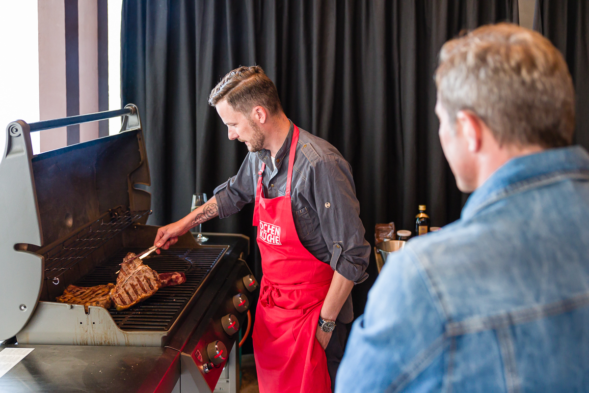 Steaks vom Grill nur einmal wenden