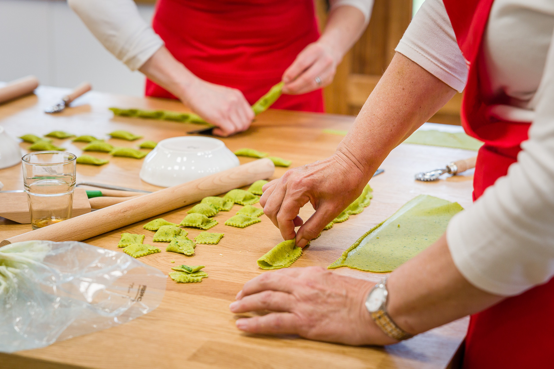 Ravioli aus Bärlauchnudeln beim Nudelworkshop von Kochen & Küche