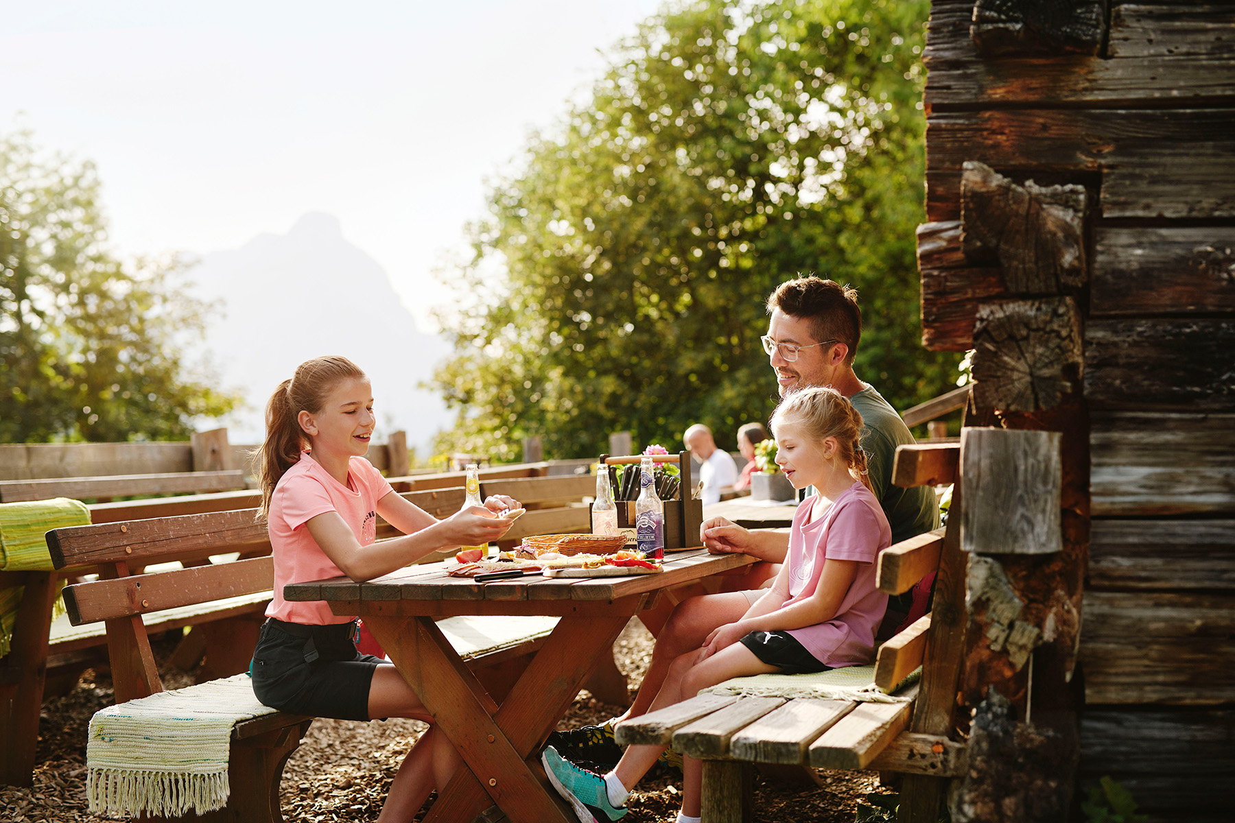 Was ist schöner, als nach einer Radtour auf eine Jause einzukehren? Im Gesäuse zum Beispiel auf der Ebneralm