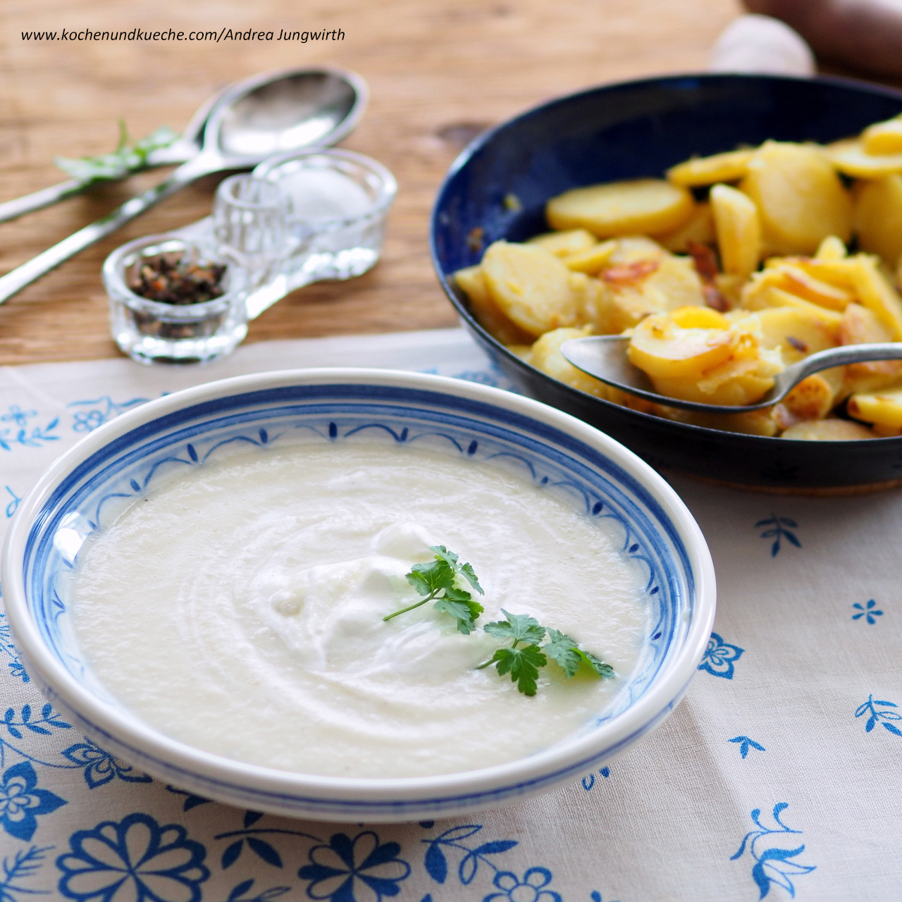 gehaltvolle-selleriecremesuppe-mit-braterdaepfeln.jpg