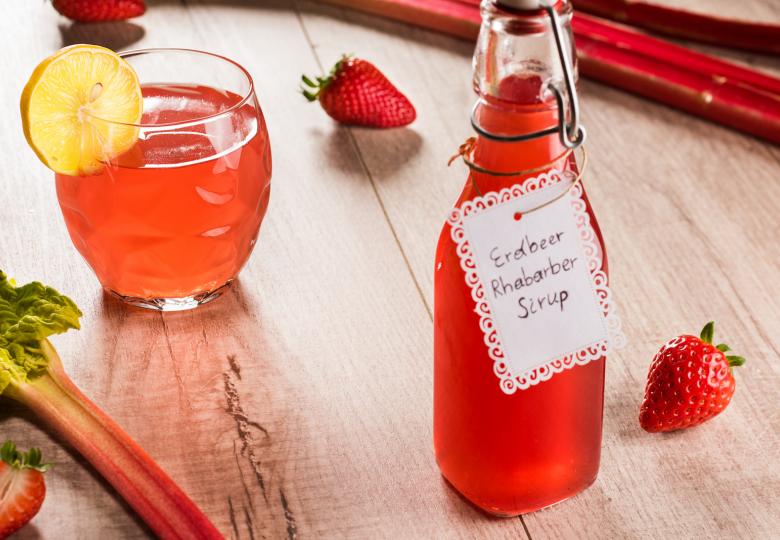Erdbeer-Rhabarber-Sirup