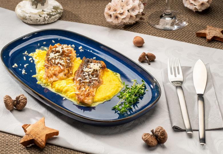 Gebratenes Karpfenfilet auf Goldrübenpüree