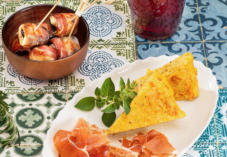 Dreierlei Tapas: Speck-Zwetschken und Erdäpfel-Tortilla