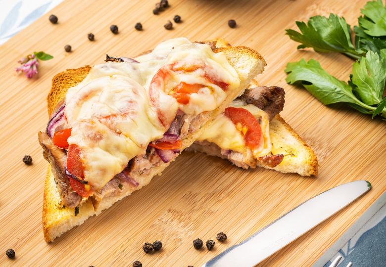 Pizzatoast mit Grillresten