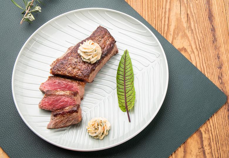 Rindersteak mit Marillenbutter