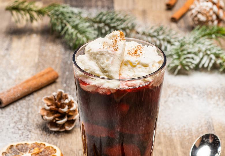 Glühwein mit Rumtopffrüchten