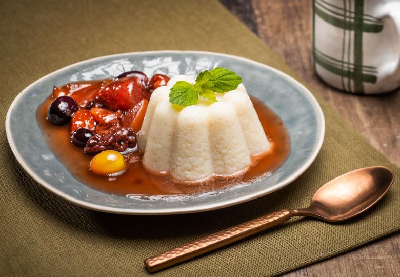 Grießpudding mit Rumtopffrüchten