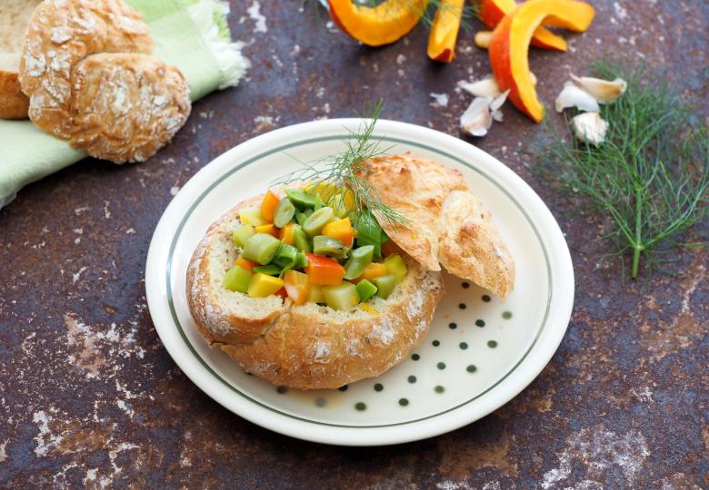 Gemüseeintopf im Brot 