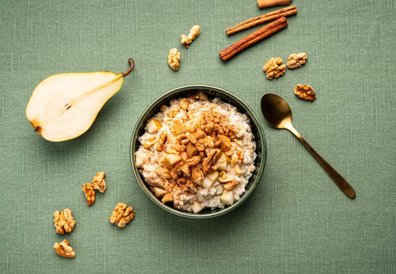 Porridge mit Birne und Walnüssen