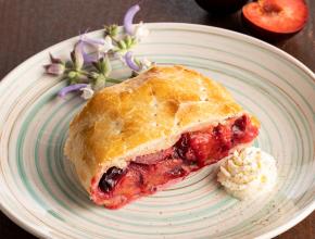 Blätterteigstrudel mit Zwetschken