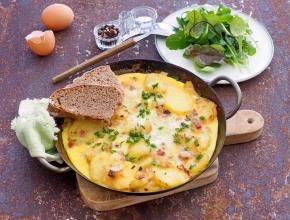 Bauernpfanne mit Erdäpfeln und Speck