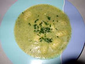 Zucchini - Cremesuppe mit Gnocchi