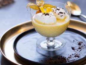 Schneenockerln mit Limoncello-Vanillesauce