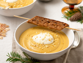 Kastaniencremesuppe mit Knusperbrot