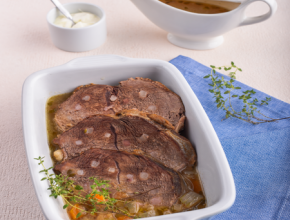 Gespickter Rindsbraten mit Wurzelgemüse