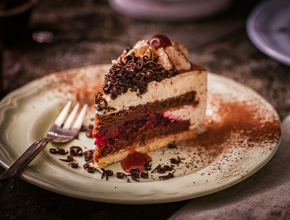 Schwarzwälder Kirschtorte mit Mürbteig