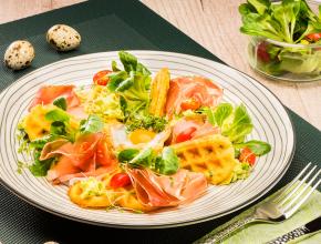Herzhafte Gemüsewaffeln mit Frühlingskräuterschaum