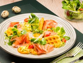 Herzhafte Gemüsewaffeln mit Frühlingskräuterschaum