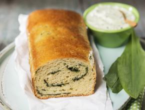 Bärlauch-Brioche mit Dip