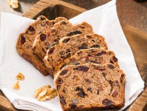 Früchtebrot mit Rotwein