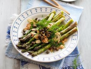 Grüner Spargel aus dem Ofen