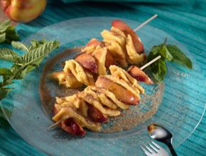 Kaiserschmarren mit Nektarinen am Spieß