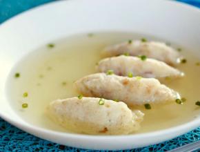 Schinkennockerln in Rindsuppe