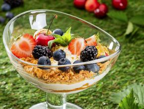 Amarettini-Beeren-Dessert