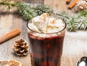 Glühwein mit Rumtopffrüchten