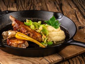 Schweinskotelett mit Pastinakenpüree