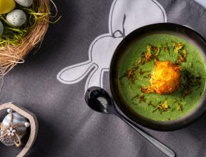 Bärlauchcremesuppe mit knusprigem Ei