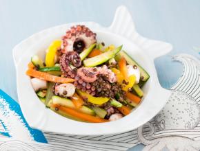 Oktopus-Gemüsesalat mit Belugalinsen | Foto: Mona Lorenz
