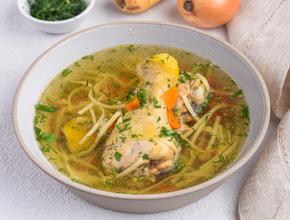 Hühnersuppe mit Wurzelgemüse 