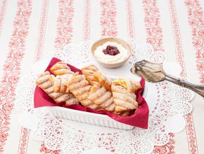 Spagatkrapfen mit Weißwein