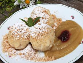 Knödel aus Bröseltopfen