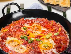 Schakschuka mit Naan