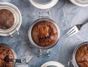 Schokoladenkuchen im Glas