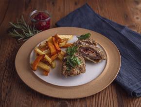 Gefüllte Hirschschnitzel mit Kürbiskernpanier