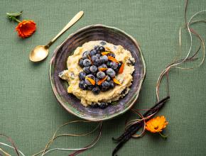 Polentabrei mit Heidelbeeren