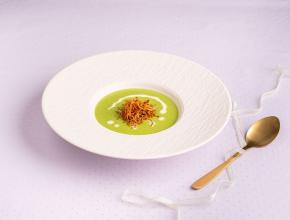 Erbsenschaumsuppe mit Krenstroh