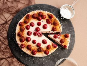 Weichseltarte mit Spekulatiusboden