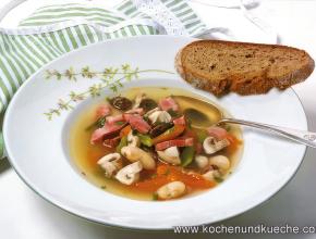Deftige Bohnensuppe mit Selchfleisch