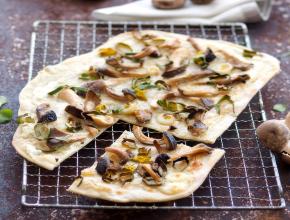 Flammkuchen mit Pilzen