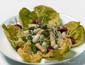 Spargelsalat mit gemischten Sprossen