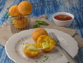 Arancini con mozzarella