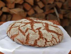 Bauernbrot aus dem Holzbackofen