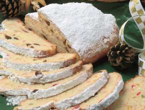 Traditioneller Christstollen