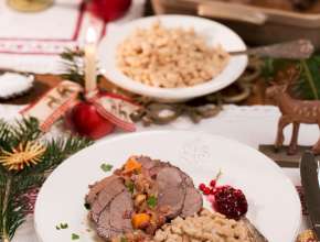 Gebeizte Damwildkeule mit Kastanienspätzle